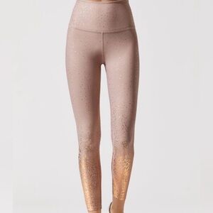 Beyond Yoga
Alloy Ombre High Waisted Midi Legging Brazen Blush. Size M.